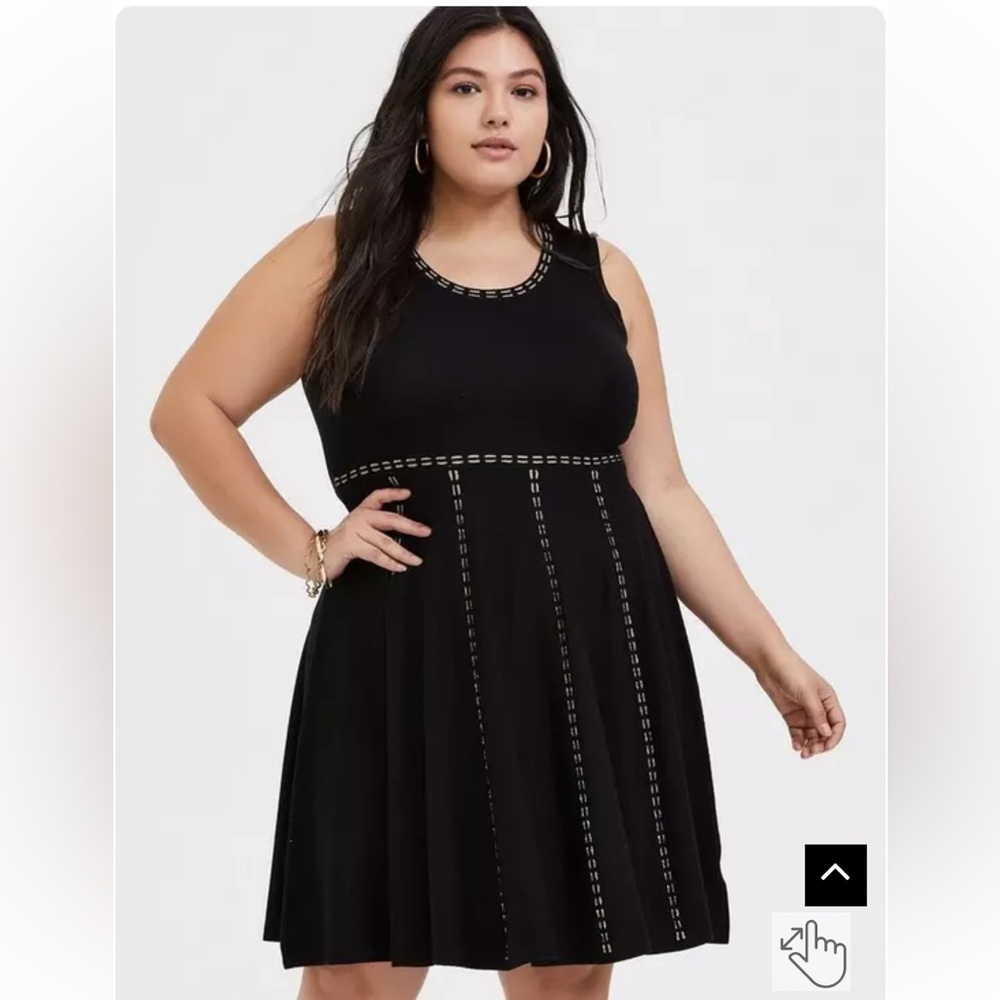 Torrid Black & Gold Sweater Mini Skater
Dress size 4X